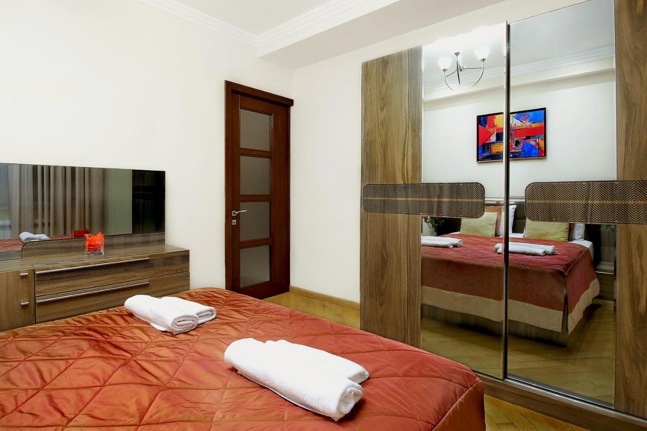 3 Bedroom Apartment Near Republic Square Yerevan Exterior photo