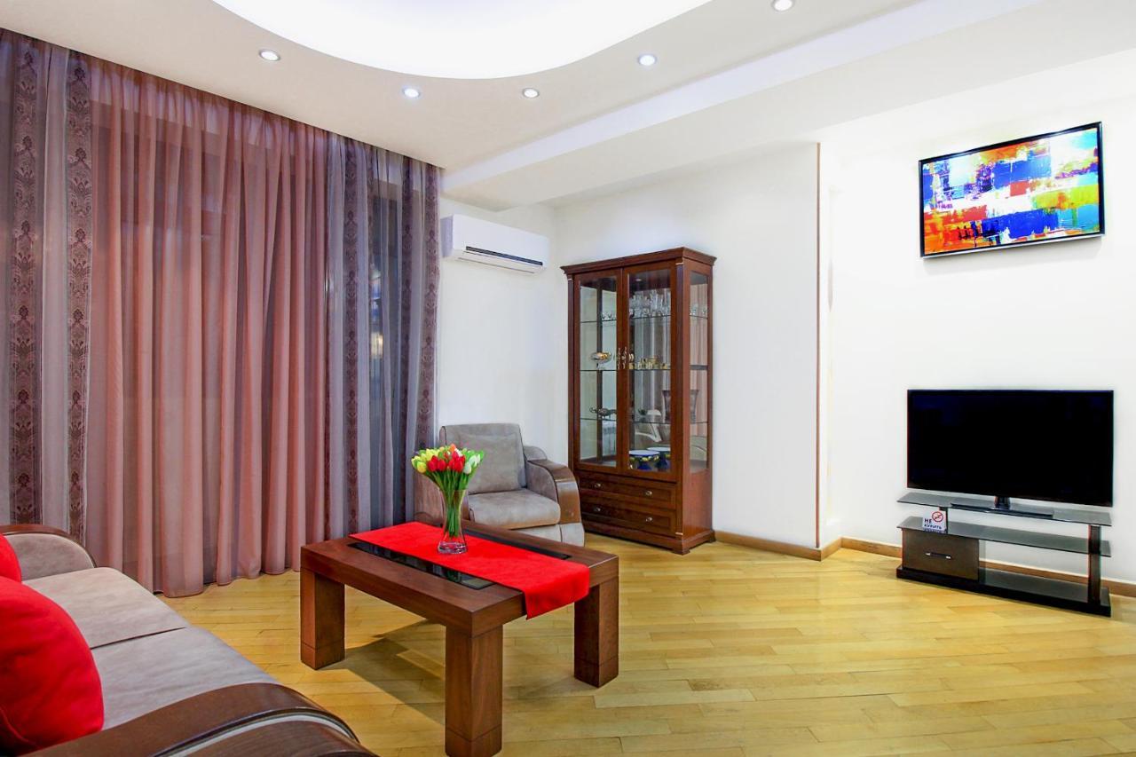 3 Bedroom Apartment Near Republic Square Yerevan Exterior photo
